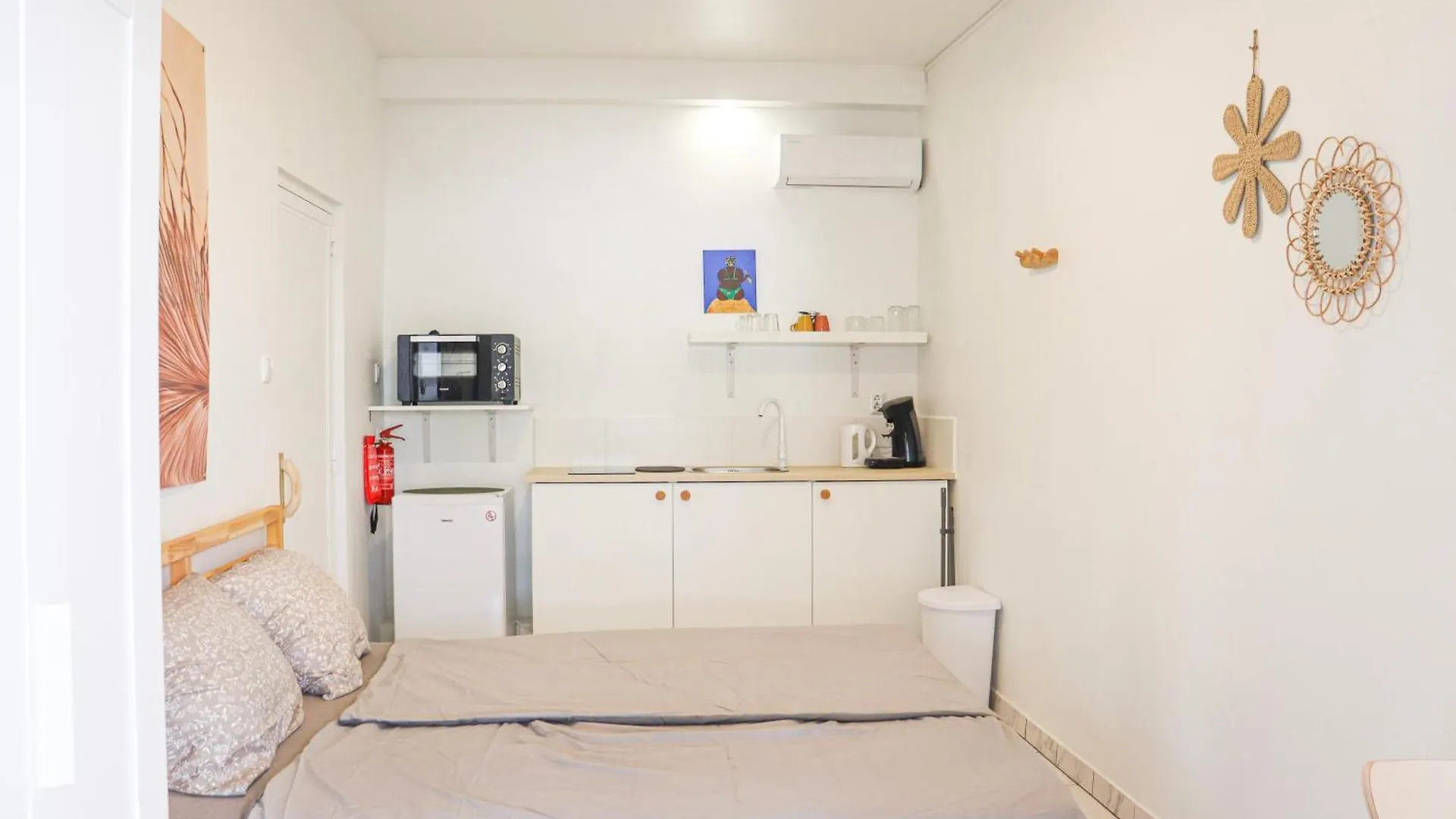 Cosy, Peaceful Studio In Complex Near Mambo Beach Apartment